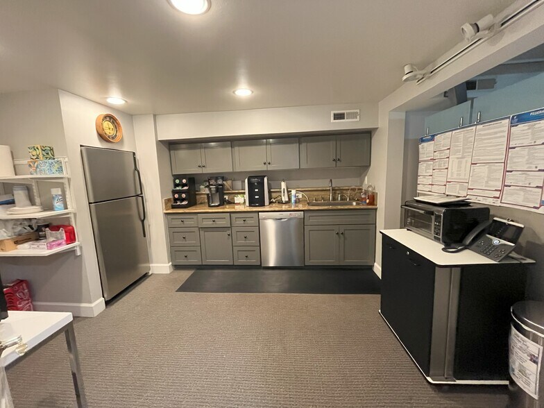 More Photos Of 824 E St, San Rafael Office For Lease