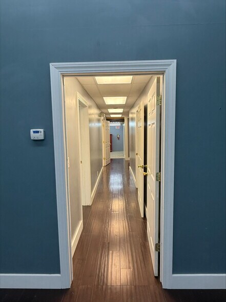 More Photos Of 216 S Main St, Monmouth Office For Lease