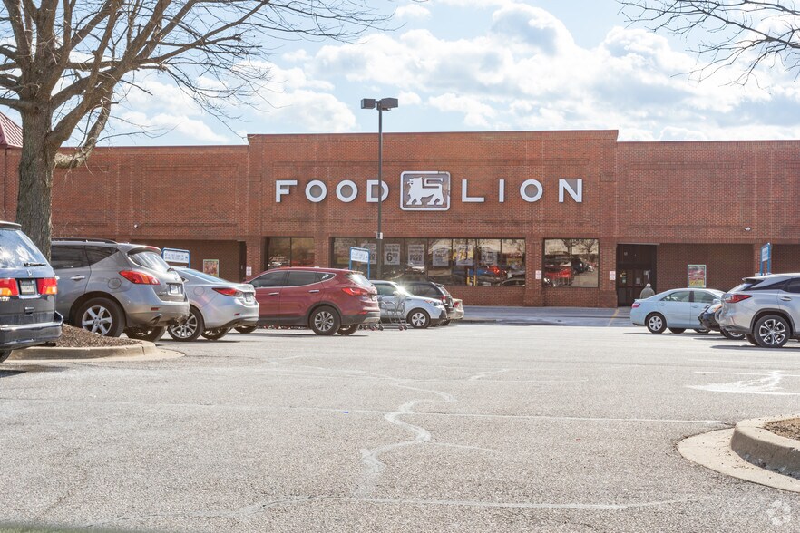 More Photos Of 121 N Crain Hwy, Glen Burnie Supermarket For Lease