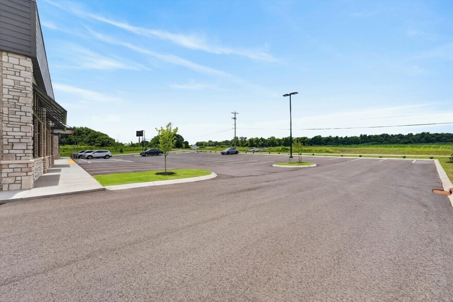 More Photos Of 625 Hornbuckle Rd, Clarksville Healthcare For Lease