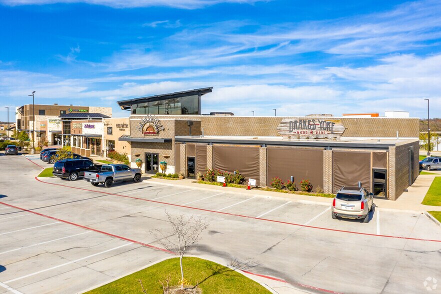 More Photos Of 210-337 Shops Blvd, Willow Park General Retail For Lease