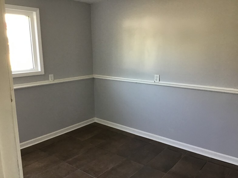 More Photos Of 23233 S Chrysler Dr, Hazel Park Office For Sale