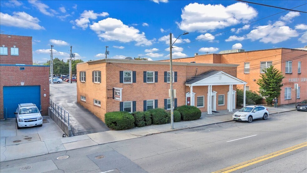 More Photos Of 356-358 Campbell Ave NW, Roanoke Office For Sale