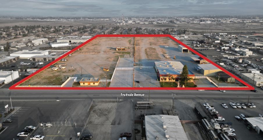More Photos Of 3500 - 3518 - 3518 Fruitvale Avenue Ave, Bakersfield Manufacturing For Sale