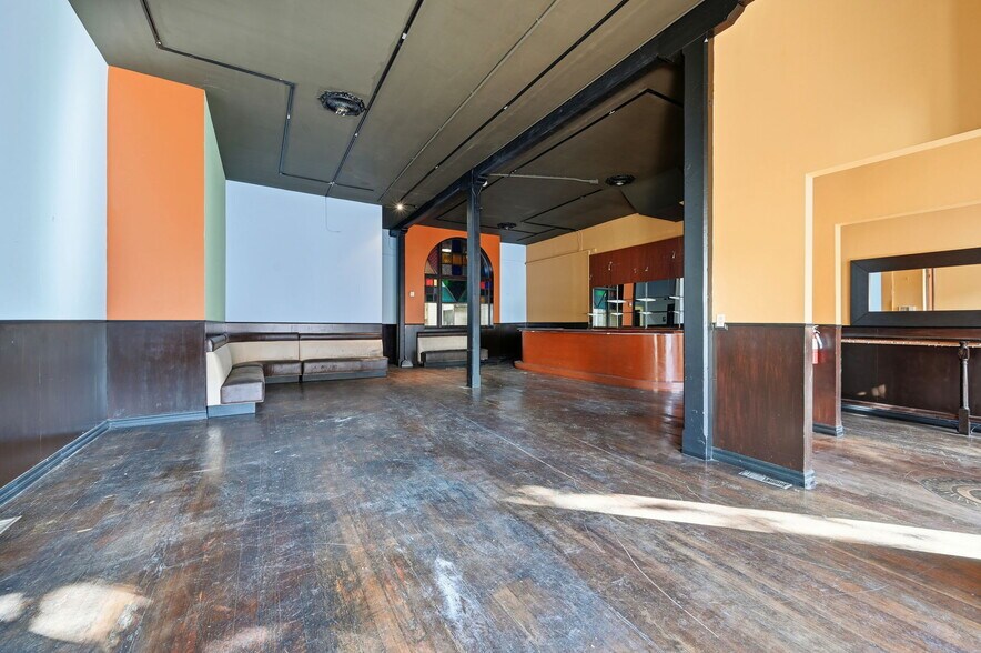 More Photos Of 1037 Valencia St, San Francisco General Retail For Lease
