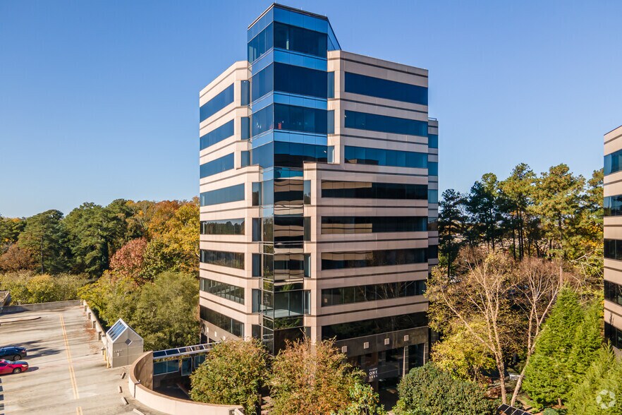 More Photos Of 5605 Glenridge Dr NE, Atlanta Office For Lease