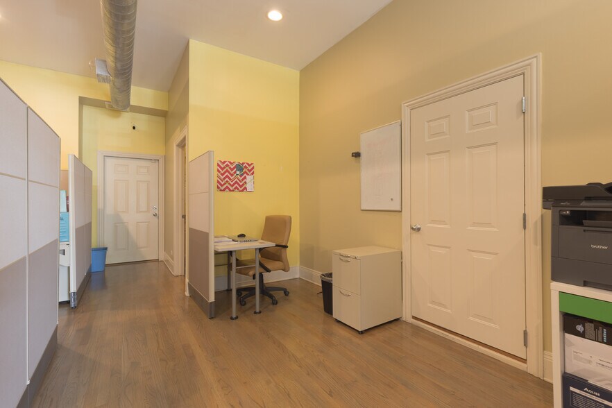 More Photos Of 1532 W Fullerton Ave, Chicago Storefront Retail Residential For Sale