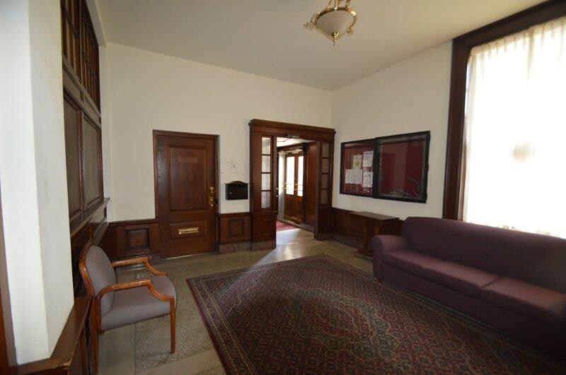 More Photos Of 40 W Piccadilly St, Winchester Freestanding For Sale