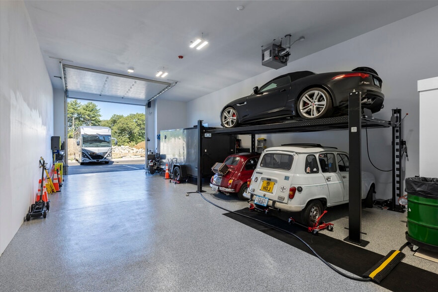 More Photos Of 597 South County Trl, Exeter Flex For Sale