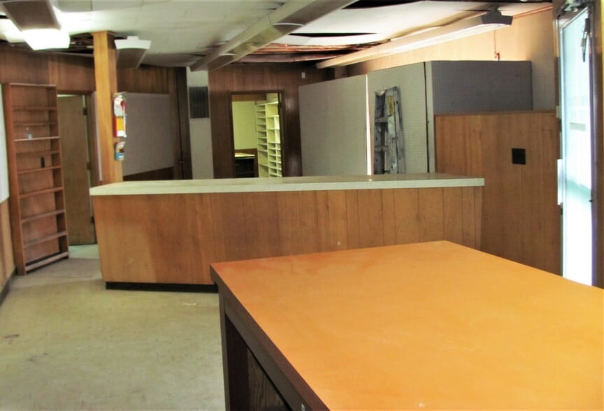 More Photos Of 7736 NE Sandy Blvd, Portland Flex For Sale