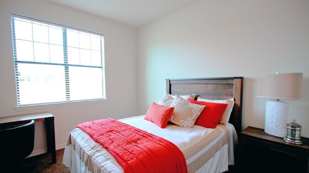 More Photos Of 2888 Nash St, Bryan Apartments For Sale