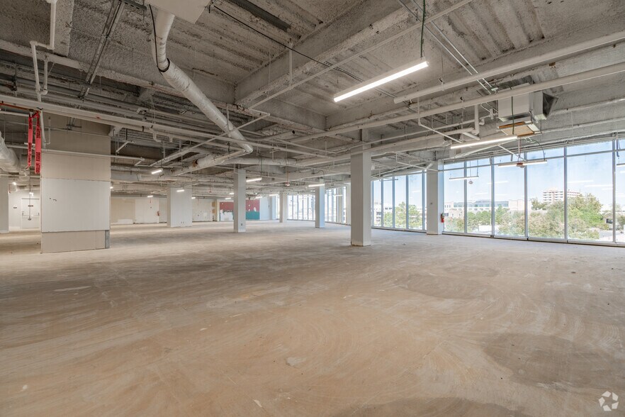 More Photos Of 495 Union Ave, Memphis Office For Sale