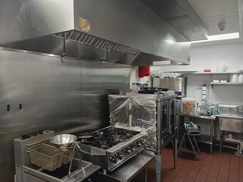 More Photos Of 1635 Eldridge Pky, Houston Freestanding For Lease