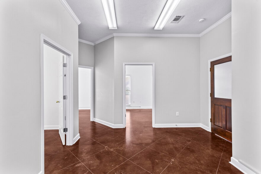 More Photos Of 403-C Towne Center Blvd, Ridgeland Office For Sale