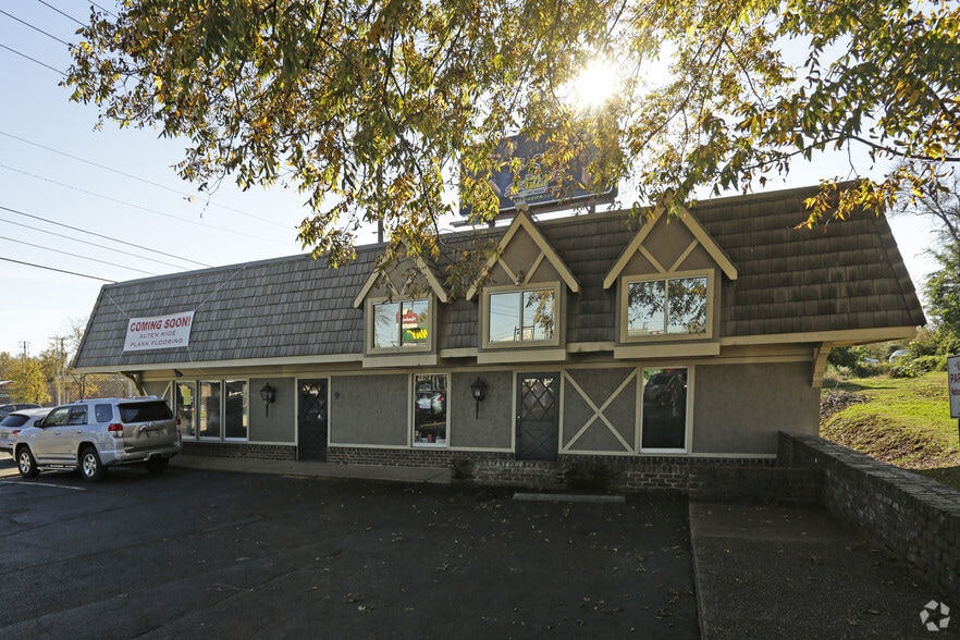 More Photos Of 5201-5205 Kingston Pike, Knoxville Unknown For Lease