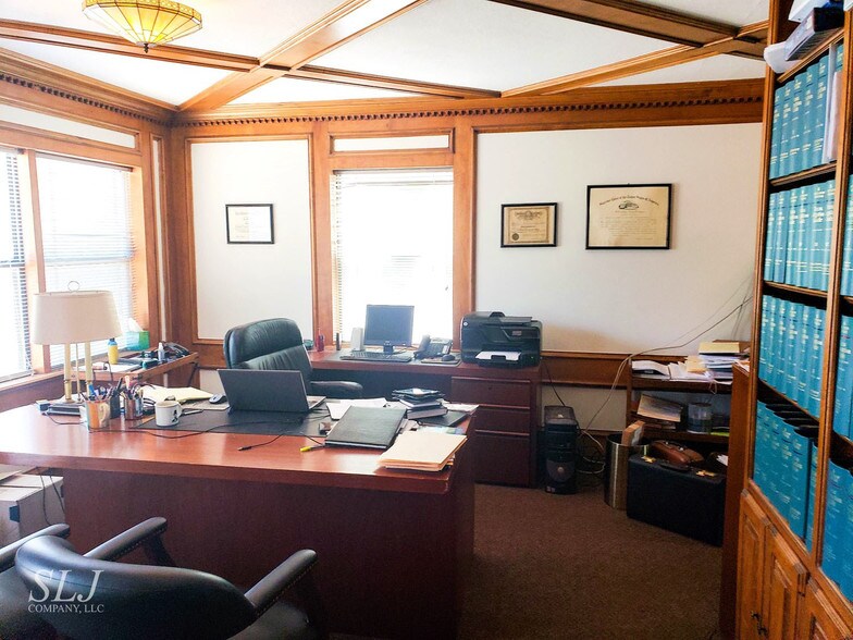 More Photos Of 3519 Miles St, Dallas Loft Creative Space For Sale