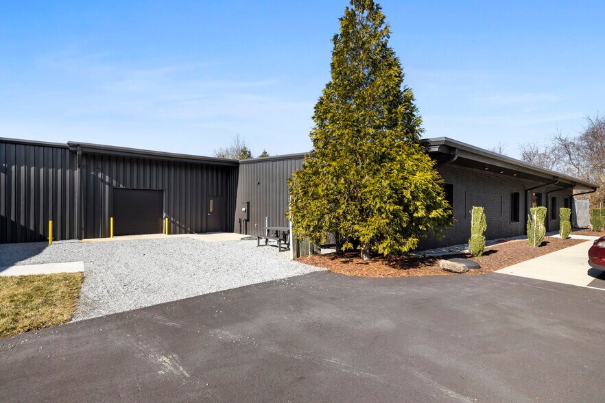 More Photos Of 110 Commercial Blvd, Flat Rock Manufacturing For Sale