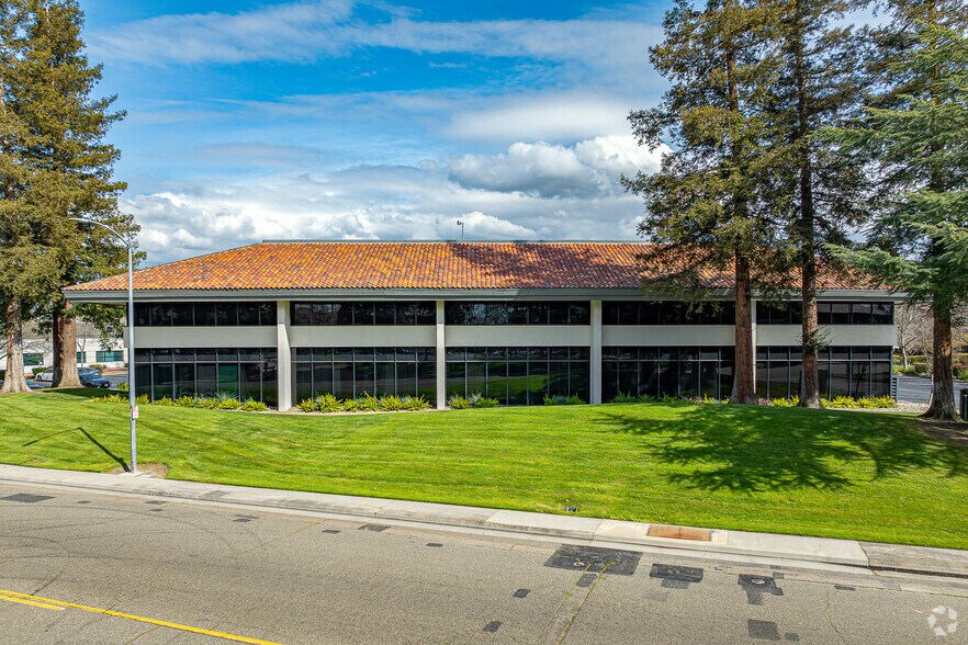 More Photos Of 3900 Lennane Dr, Sacramento Office For Sale
