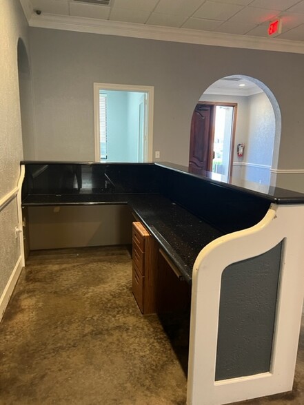 More Photos Of 4500-4506 Highway 6, Sugar Land Freestanding For Lease