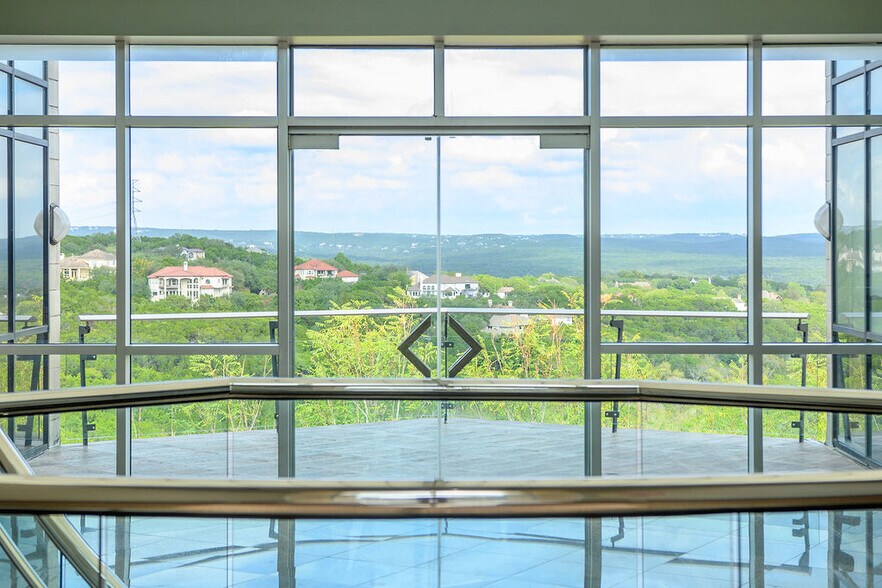 More Photos Of 8226 Bee Caves Rd, Austin Office For Sale