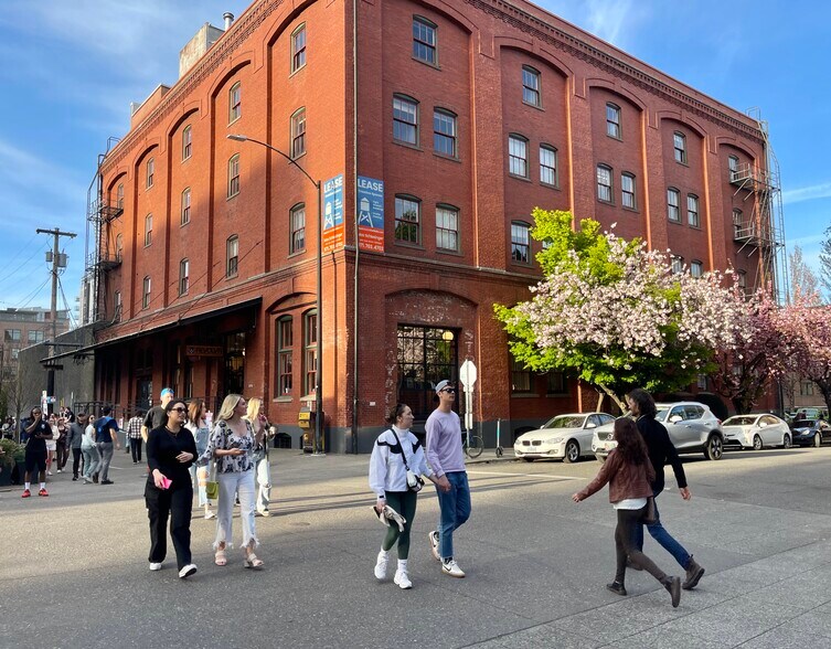 More Photos Of 1231 NW Hoyt St, Portland Loft Creative Space For Lease