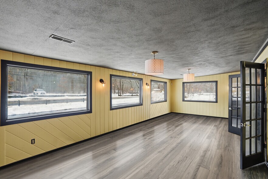 More Photos Of 332 Farnum Pike, Smithfield Restaurant For Sale