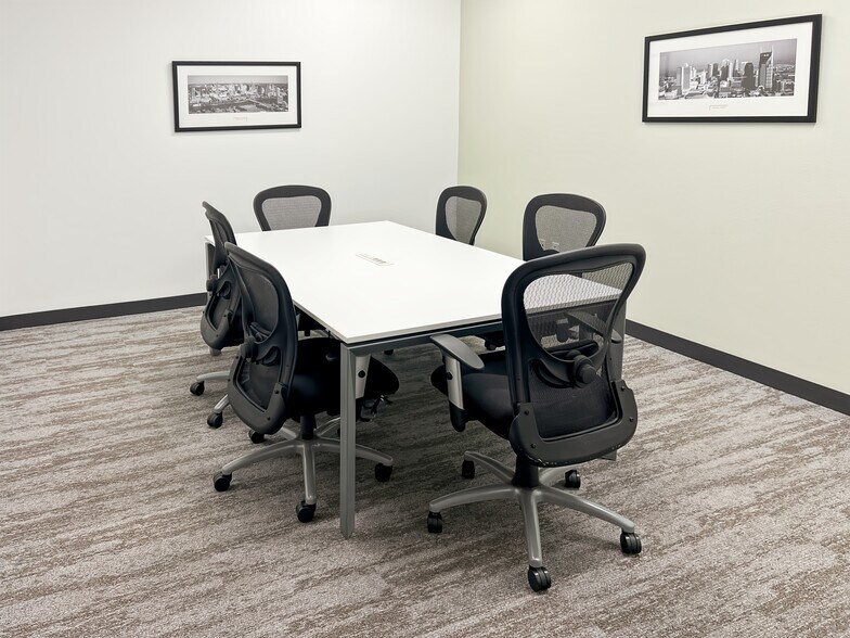 More Photos Of 7047 E Greenway Pky, Scottsdale Coworking Space