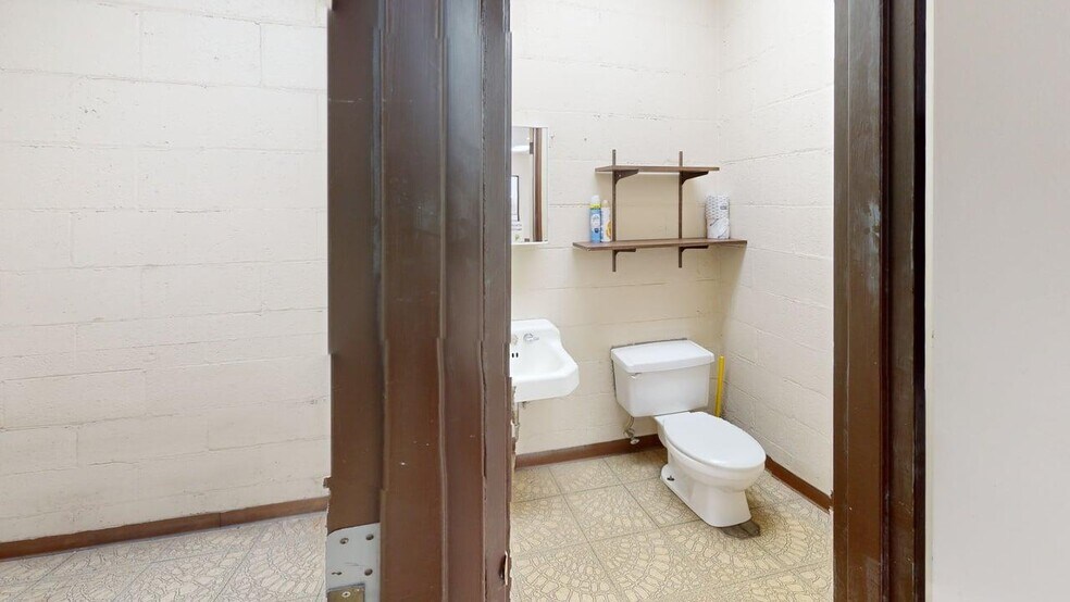 More Photos Of 1509 W Le Moyne St, Melrose Park Warehouse For Sale