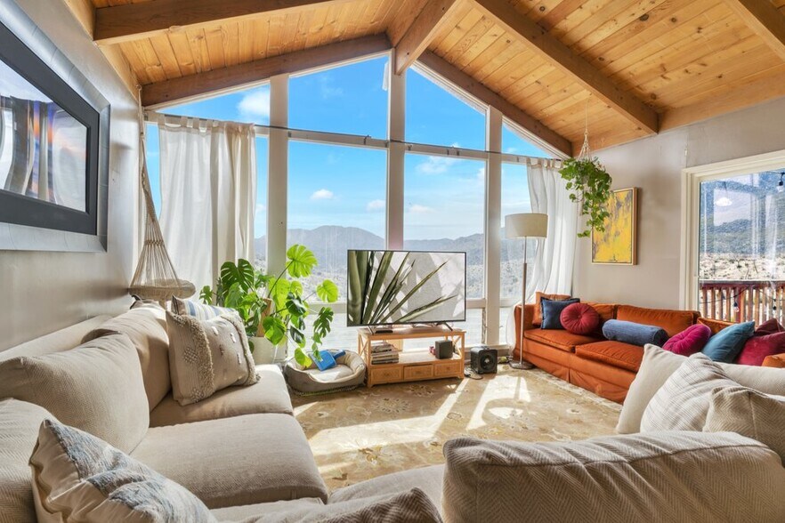 More Photos Of 70111 State Highway 74, Mountain Center Restaurant For Sale