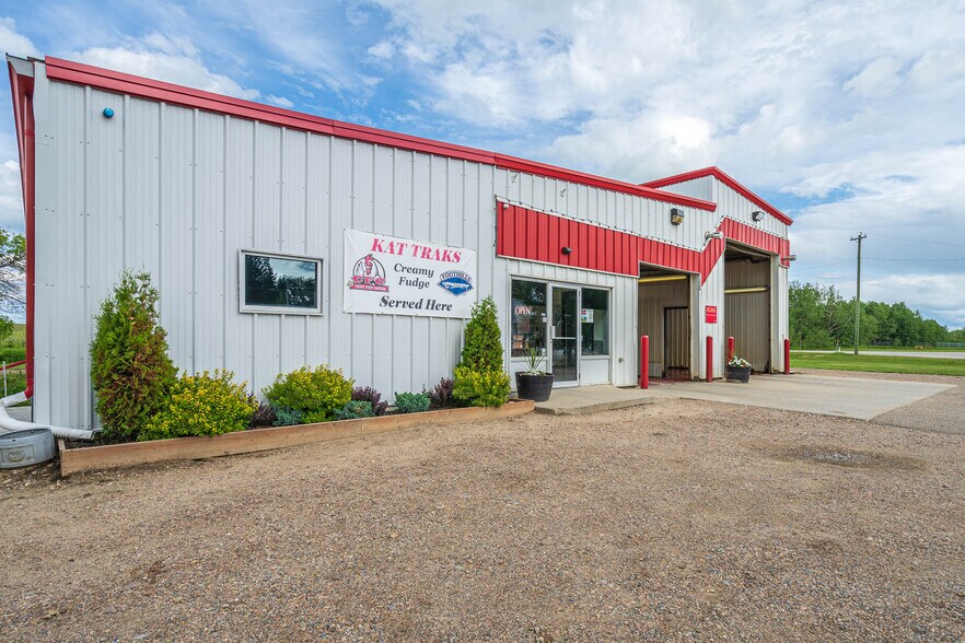 More Photos Of 20 Railway Av S, Marwayne General Retail For Sale