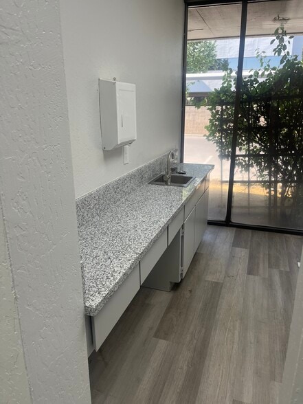 More Photos Of 4747 N 1st St, Fresno Medical For Lease