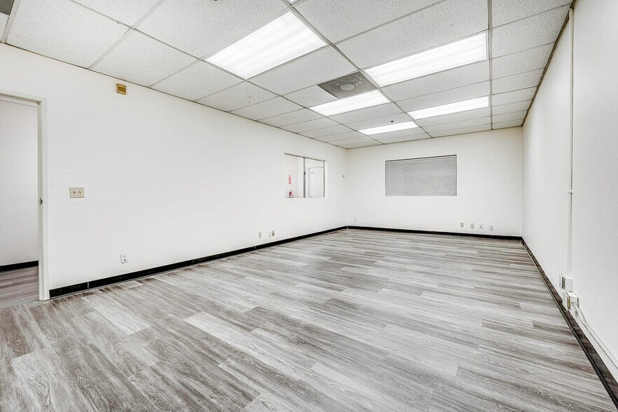 More Photos Of 17523 S Susana Rd, Rancho Dominguez Light Distribution For Lease