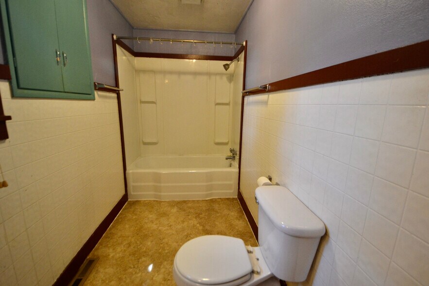 More Photos Of 1008 June St, Hood River Flex For Sale