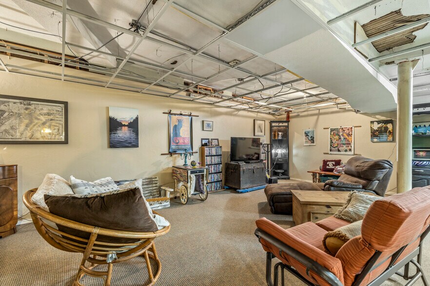More Photos Of 115-117 W Grand Ave, Tonkawa Storefront Retail Office For Sale