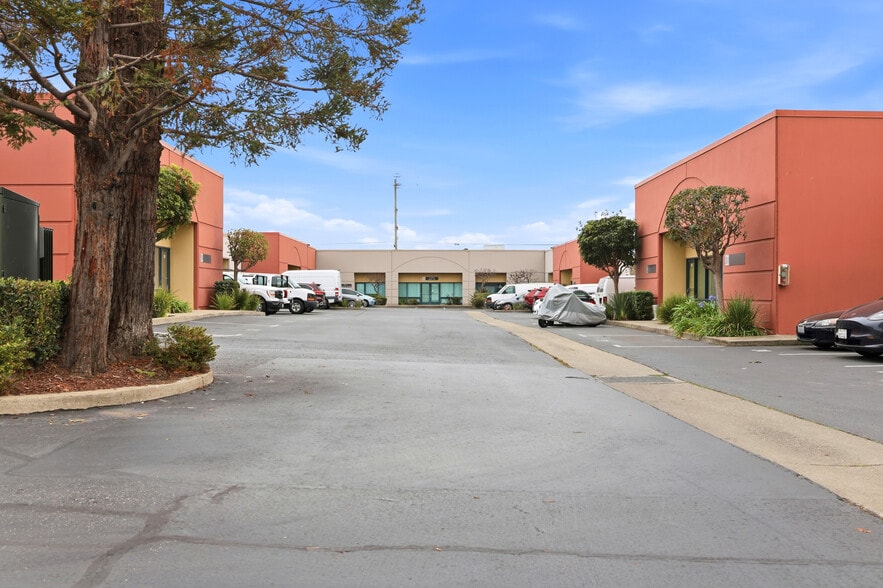 More Photos Of 1555 Yosemite Ave, San Francisco Warehouse For Sale