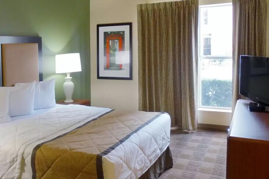 More Photos Of 572 E Beasley Rd, Jackson Hotel For Sale