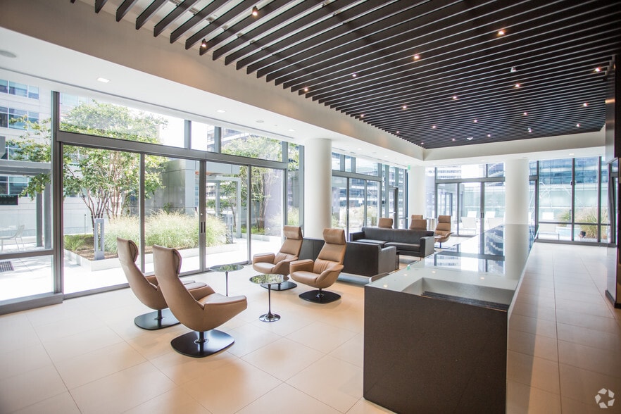 More Photos Of 1800 N Lynn St, Arlington Apartments For Lease