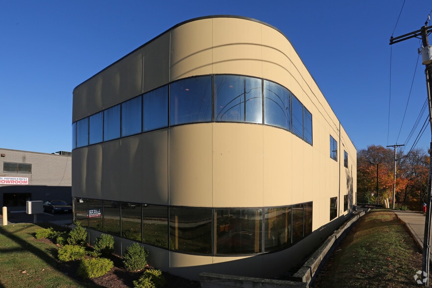 More Photos Of 840 Orange Ave, West Haven Office For Lease