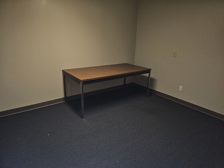 More Photos Of 97 S 4th St, Ishpeming Office For Lease