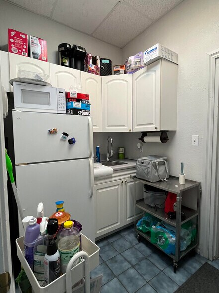 More Photos Of 3106 S W S Young Dr, Killeen Medical For Lease
