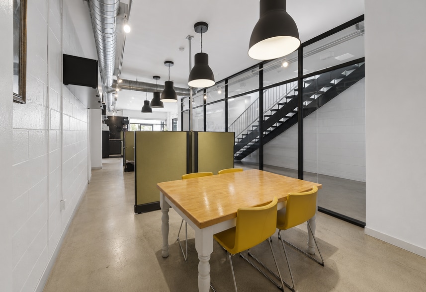More Photos Of 8543 Venice Blvd, Los Angeles Loft Creative Space For Lease
