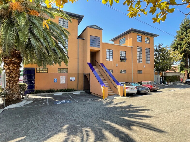 More Photos Of 2395-2399 Shattuck Ave, Berkeley Unknown For Lease