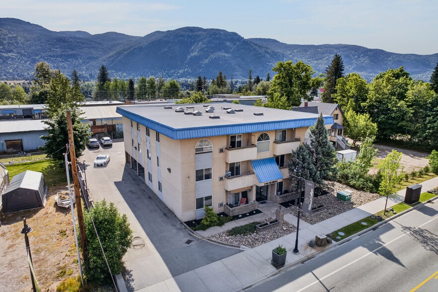 Primary Photo Of 2241 Columbia Av, Castlegar Apartments For Sale