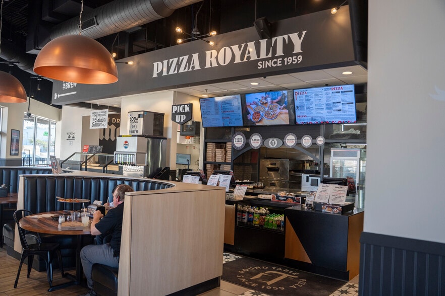 More Photos Of 842 NW Loop 410 Fwy, San Antonio Freestanding For Lease