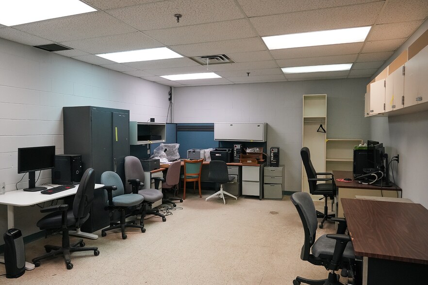More Photos Of 3363 Davis Rd., Thorold Office For Lease