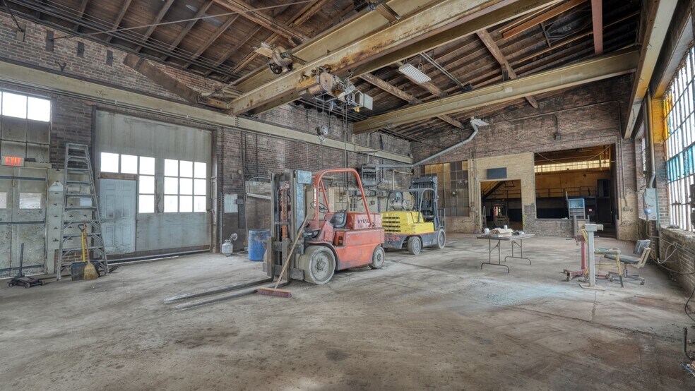 More Photos Of 120 Graham St, Zanesville Warehouse For Sale