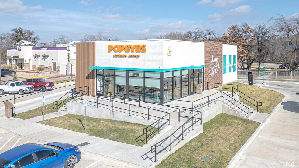 More Photos Of 1050 N Beach St, Fort Worth Restaurant For Sale