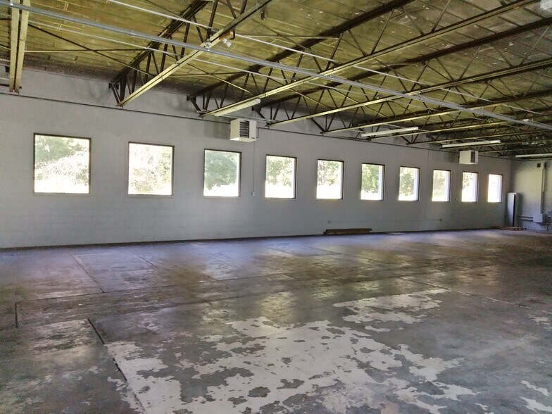 More Photos Of 1605-1607 Ben Franklin Hwy E, Douglassville Industrial For Lease