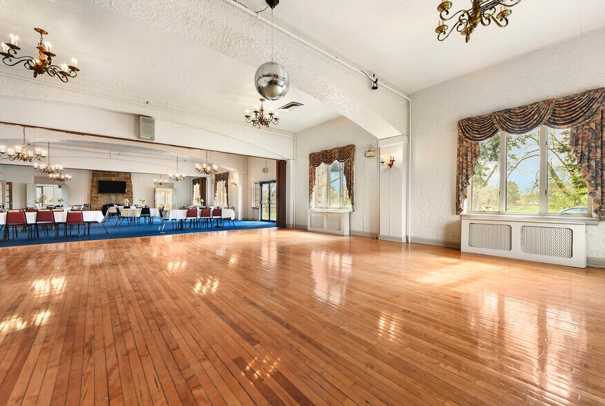 More Photos Of 1300 Lane ave, Natrona Heights Specialty For Sale