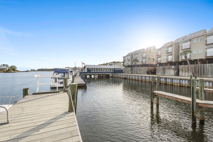 More Photos Of 275 Timber Island Rd, Carrabelle Restaurant For Sale